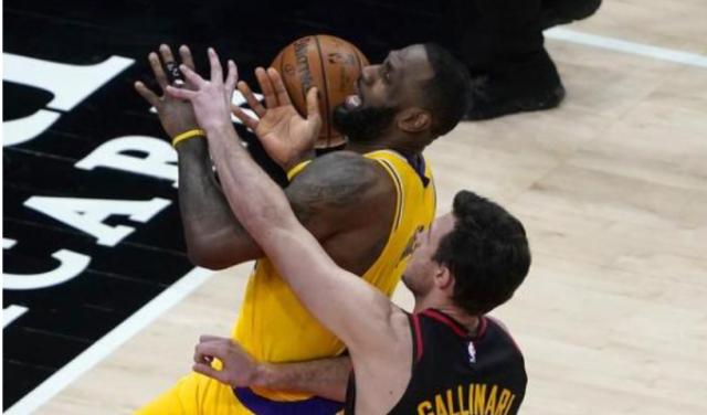 开云体育娱乐app安全-湖人胜利收官魔鬼七连客 关键时刻活力与防守再现